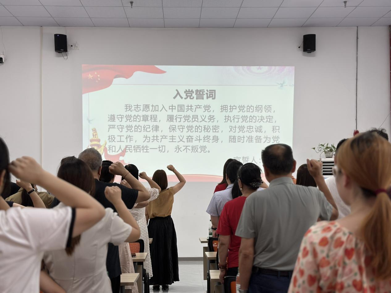 忆初心强党性 激发奋进力量——武汉格林环保党支部深入社区开展七月主题党日活动